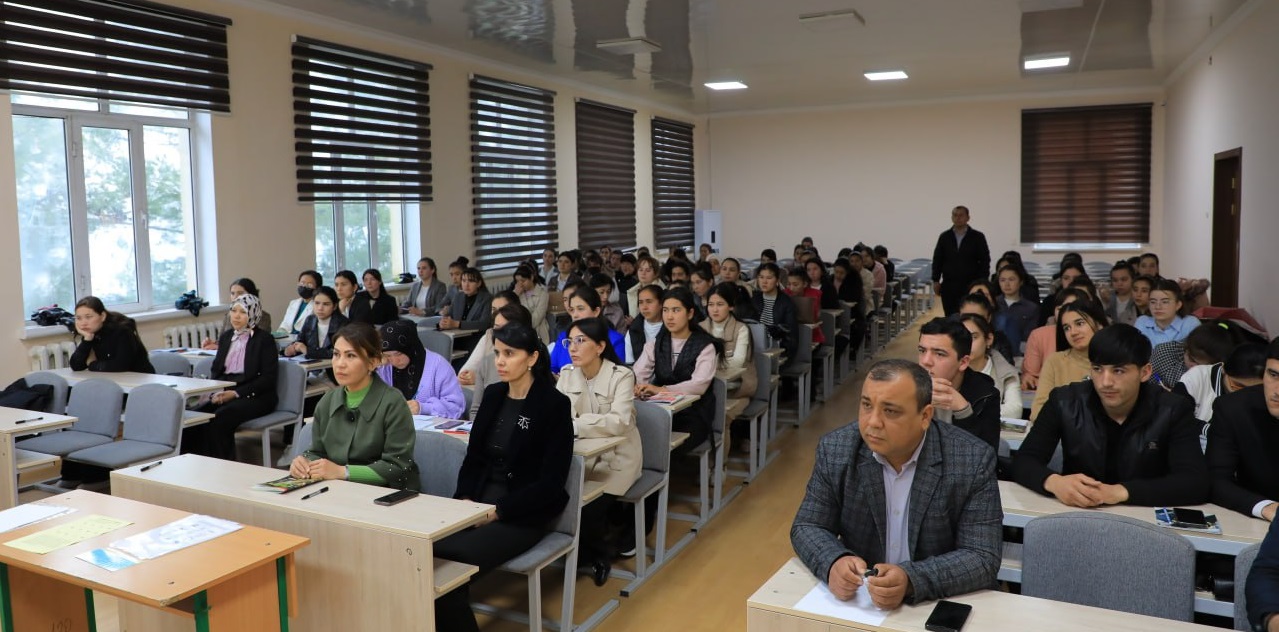 O’zbekiston-Finlandiya pedagogika institutida shoirlar ishtirokida adabiy kecha o’tkazildi.